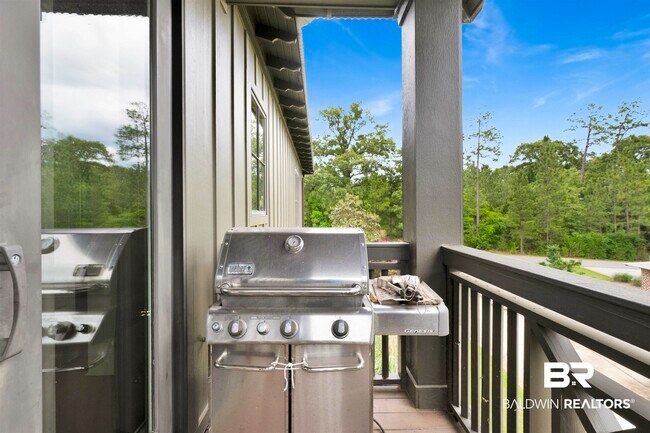 Building Photo - 32491 Water View Dr E