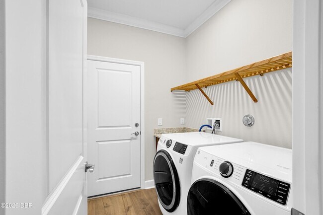 Building Photo - 341 Good Life Wy
