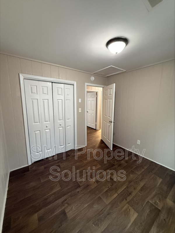 Building Photo - 304 4th St