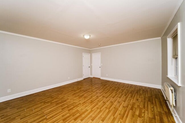 Building Photo - 20 Vandenburgh Ave