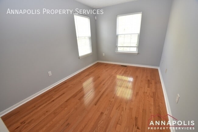 Building Photo - 8203 Barrington Ct