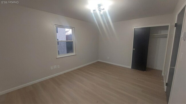 Building Photo - 203 Ludingtonville Rd