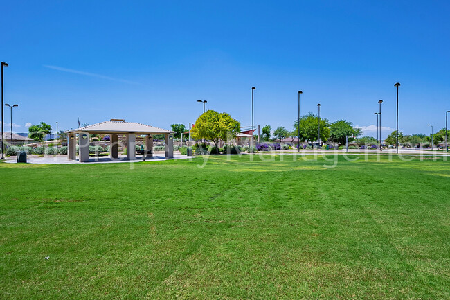 Building Photo - Gorgeous Casa Grande home ready for move in