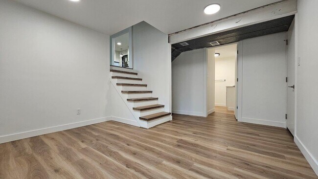 Building Photo - 2002 Woodlea Dr