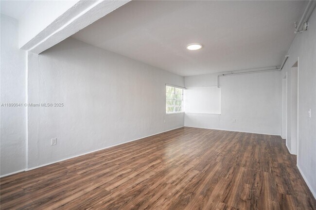 Building Photo - 8315 Byron Ave