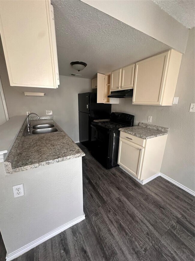 Building Photo - 6110 Wheless Cove