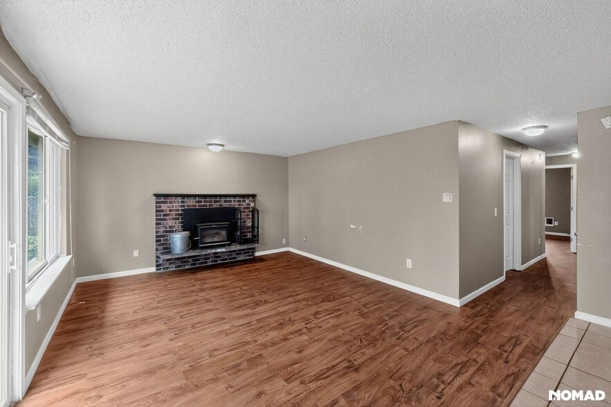 Building Photo - 1106 Walnut St