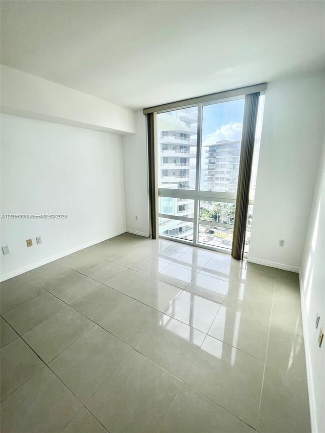 Building Photo - 218 SE 14th St