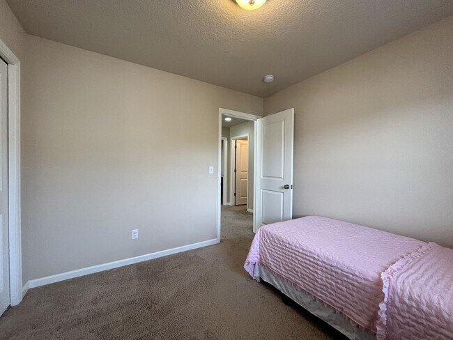 Building Photo - Stunning 4 Bedroom + Loft Bethany Home with Open Layout, Stainless Steel Kitchen, Two Car Garage ...