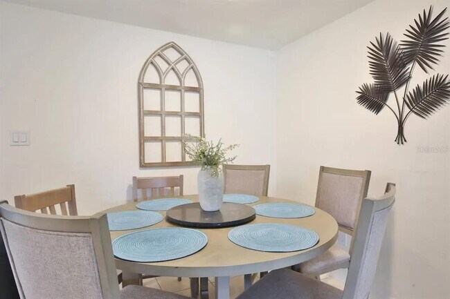 Building Photo - 5622 S Lockwood Ridge Rd