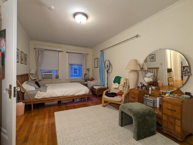 Building Photo - 854 Massachusetts Ave