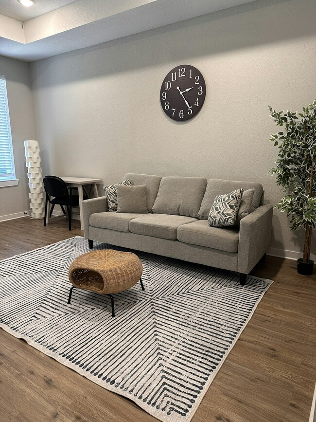 Building Photo - 10317 Lake Rd