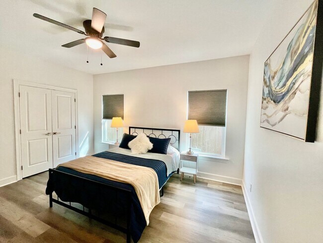 Building Photo - 417 Bedford Dr