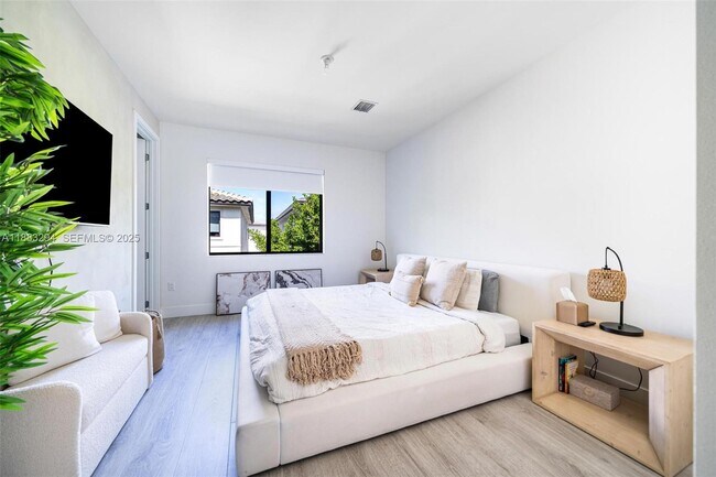 Building Photo - 4408 NW 80th Ave