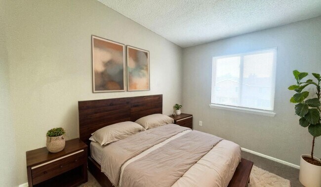 Building Photo - 2340 Split Rock Dr