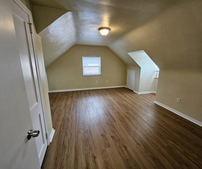 Building Photo - 855 Hamil Rd