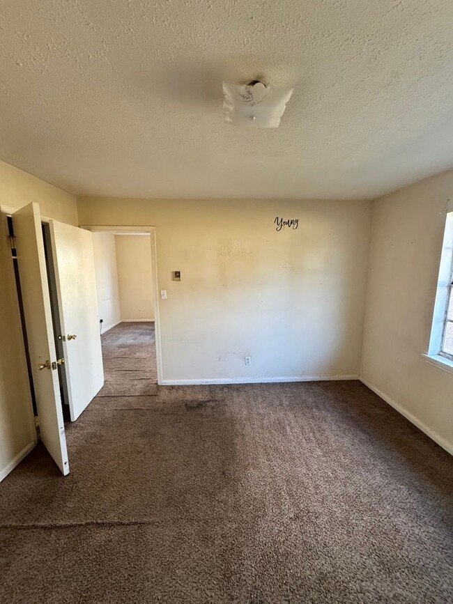 Building Photo - 128 Woodland Ave