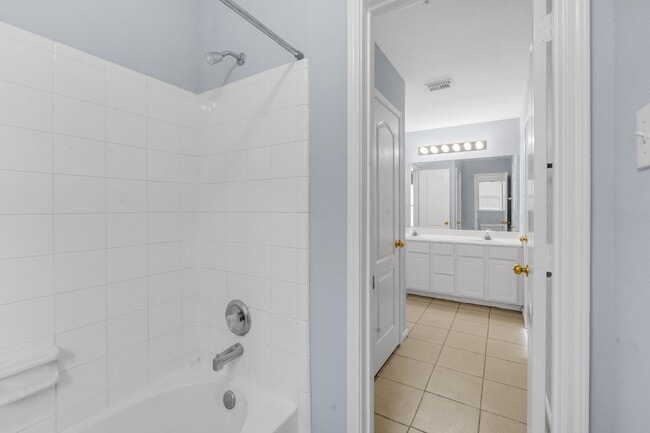 Building Photo - 17610 Forest Haven Trail