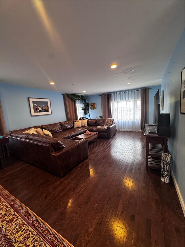 Building Photo - 45 Kildare Rd