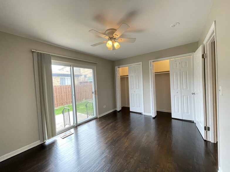 Building Photo - 565 Sidney Ave