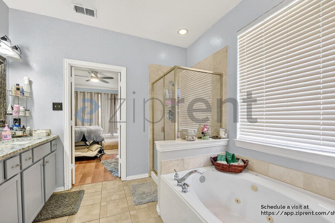 Building Photo - 6501 Amesbury Ln