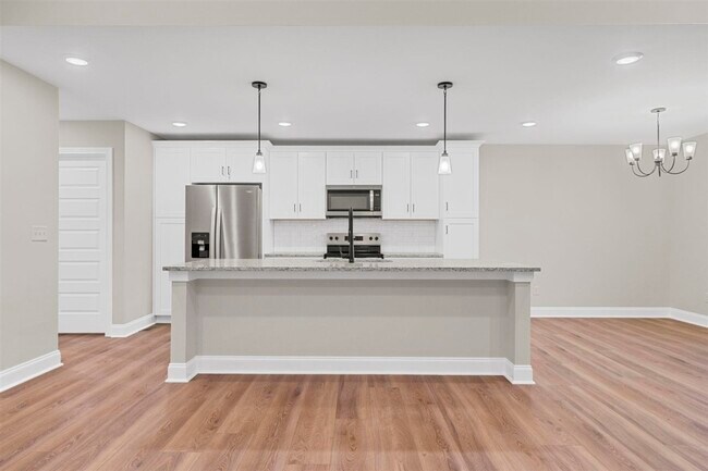 Building Photo - 722 Sheldrake Ln