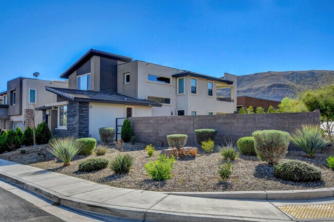 Building Photo - 6005 Andezano Dr