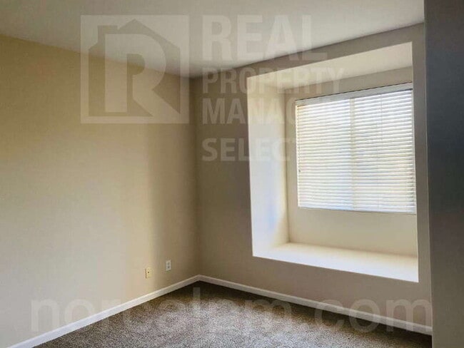 Building Photo - 116 Burgundy Ct