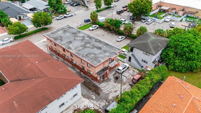 Building Photo - 40 W 4th St