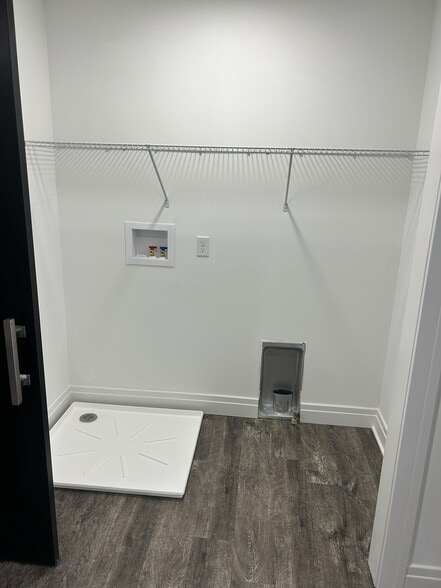 Building Photo - 4256 Greenfield Pkwy