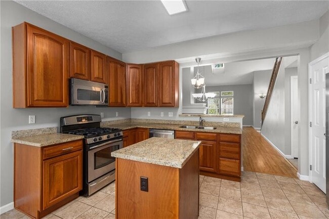 Building Photo - 302 Laurel court