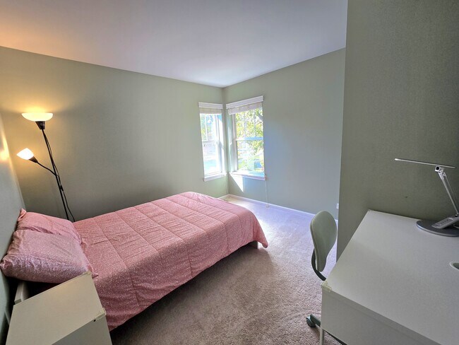 Building Photo - 67 Tanglewood Dr