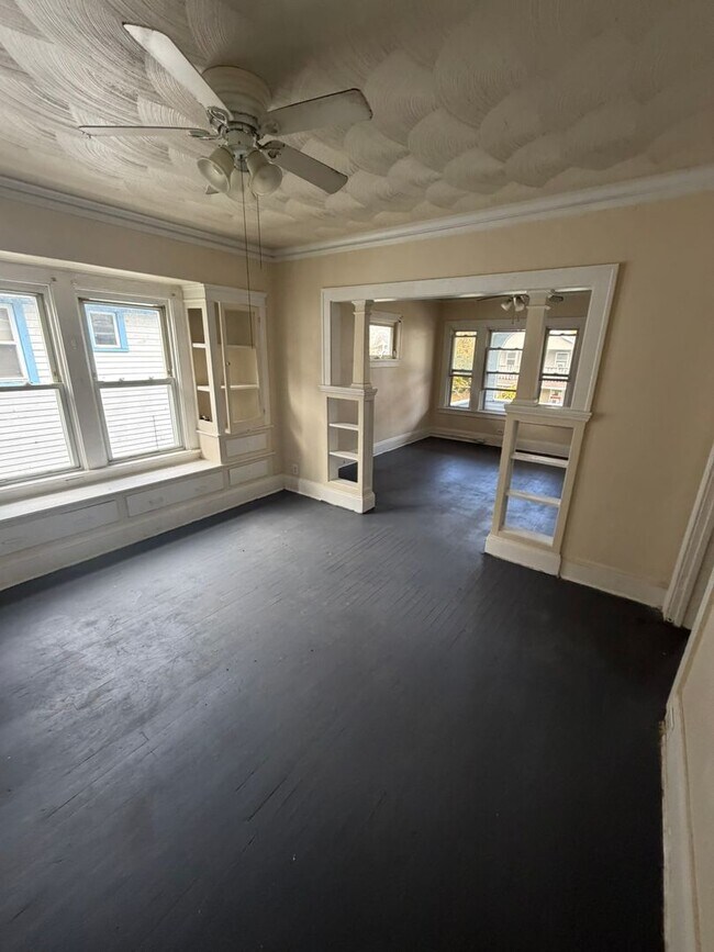 Building Photo - 12706 Parkhill Ave