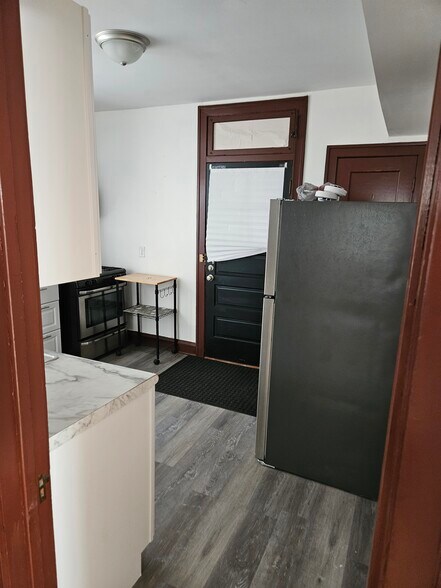 Building Photo - 1745 W 89th St