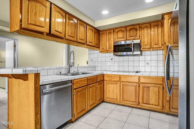 Building Photo - 1307 S Petit Ave
