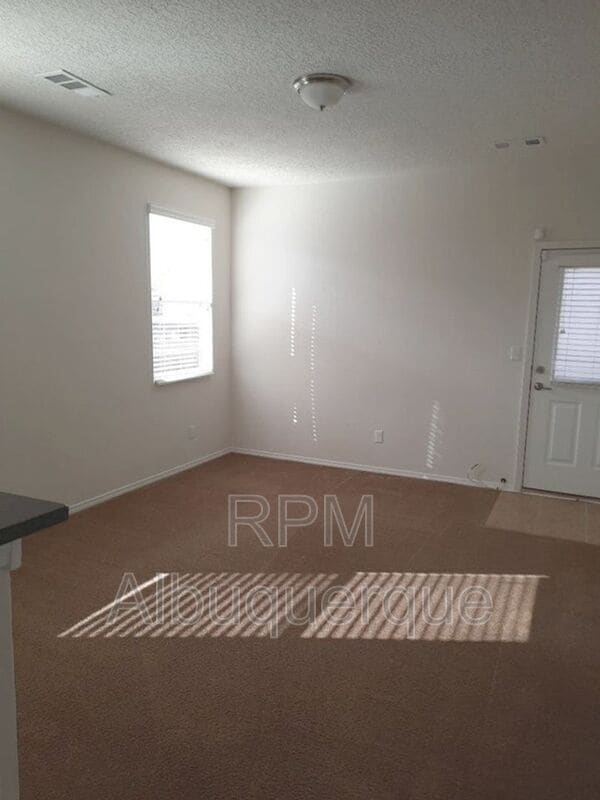 Building Photo - 2326 Vista de Colinas Dr SE