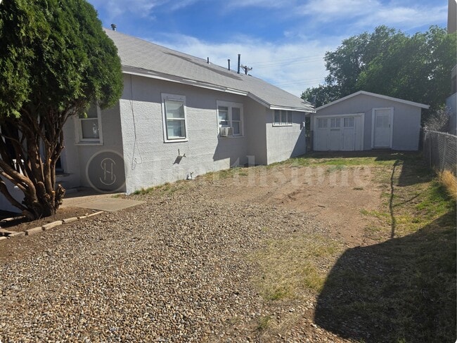 Building Photo - 312 S Avenue B