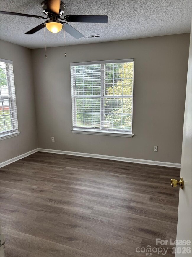 Building Photo - 1000 Mt Holly-Huntersville Rd