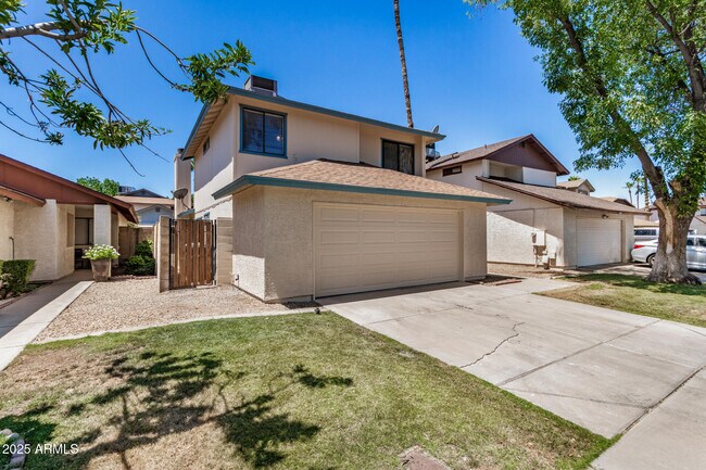 Building Photo - 10023 W Sells Dr