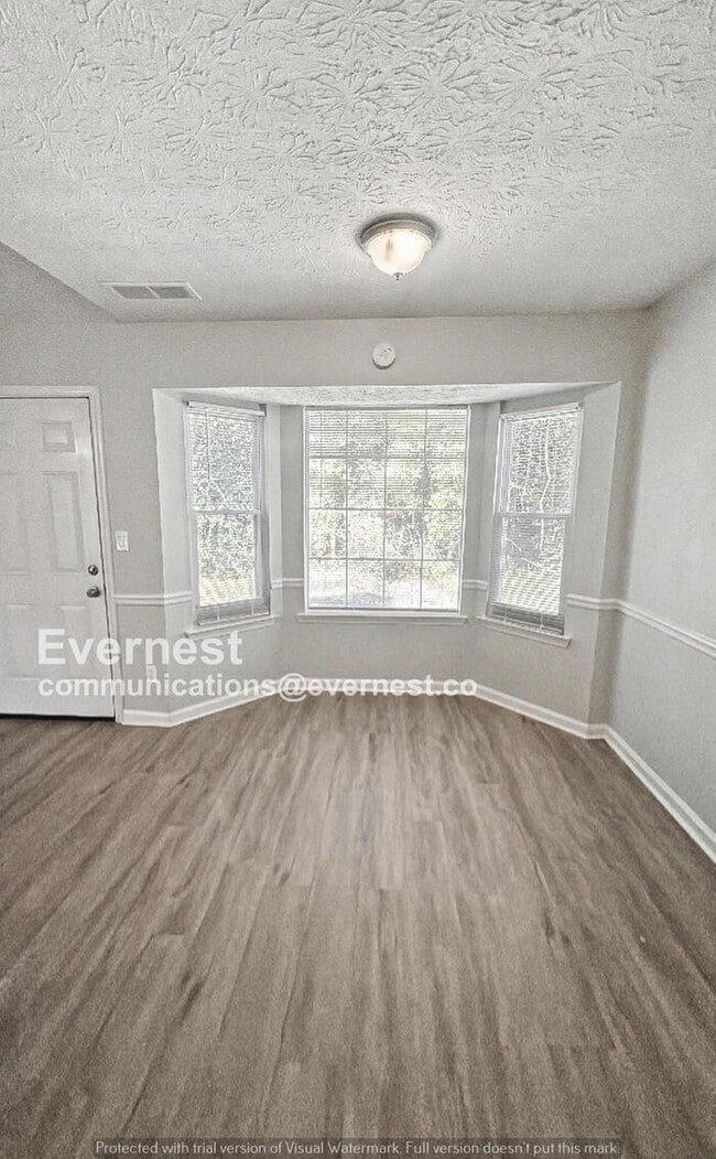 Building Photo - 3 Bed/2 Bath Home with Attached Garage / Pet-Friendly / Available Now!