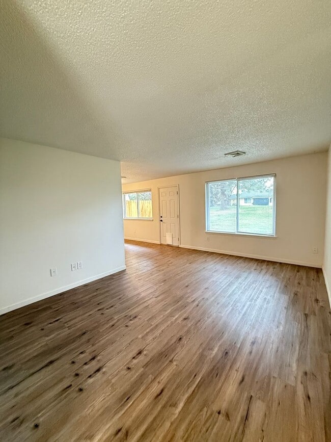 Building Photo - 3209ag