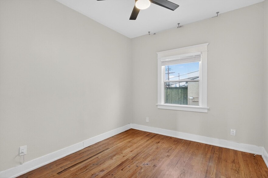 Building Photo - 905 Cherry Ave