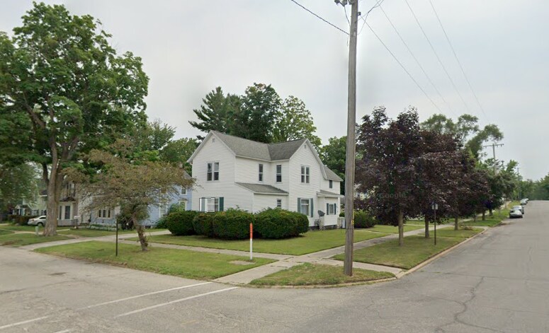 Building Photo - 206 S Higbee St