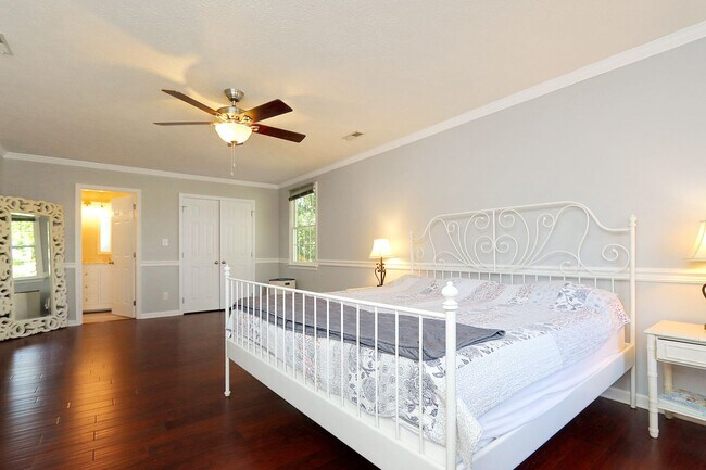 Building Photo - 103 Jonquil Ct