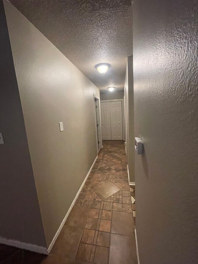 Building Photo - 1209 W Copper Ave