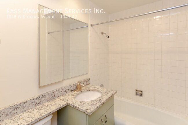 Building Photo - 1048 W Dickens Ave