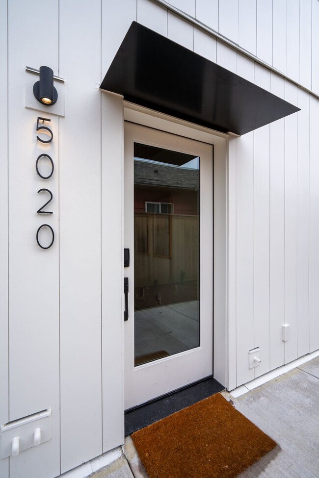 Building Photo - 5012-5022-5022 NE 26th Ave