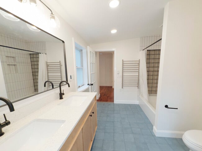 Building Photo - 1924 North St