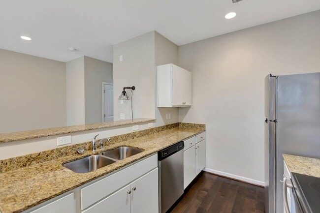 Building Photo - Lakeview Commons