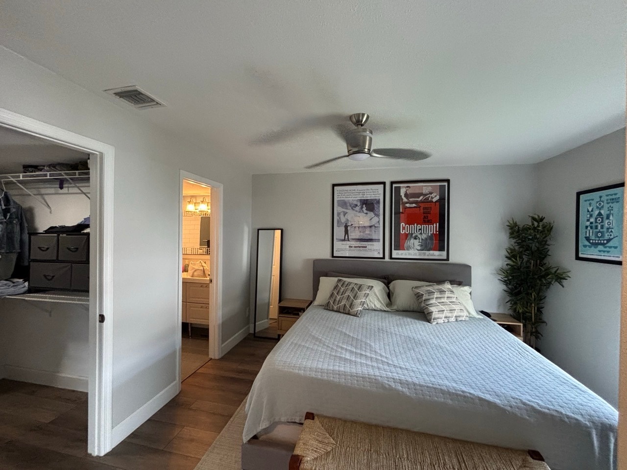 Master Bedroom - 2912 Plaza Terrace Dr